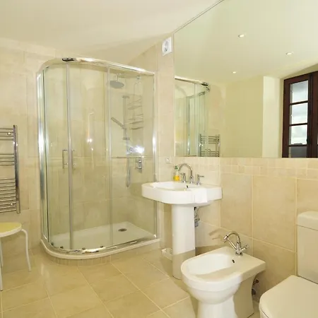 Villa Sleeps 12 Pool Wifi Albas (Lot)