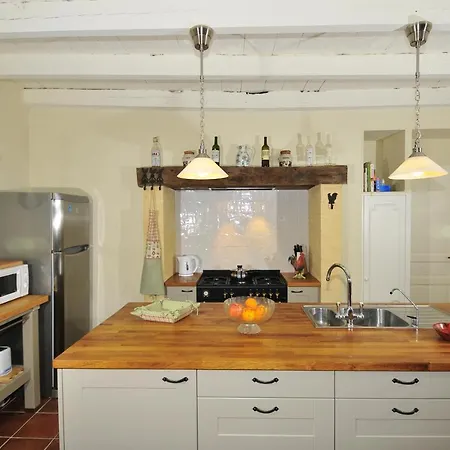 Villa Sleeps 12 Pool Wifi Albas (Lot)