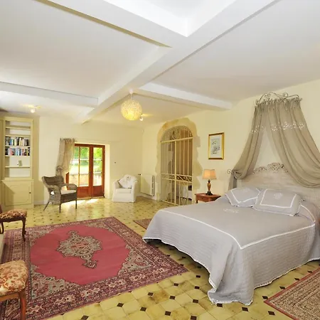 Sleeps 12 Pool Wifi Villa